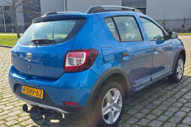 Dacia Sandero (2013) thumbnail 4