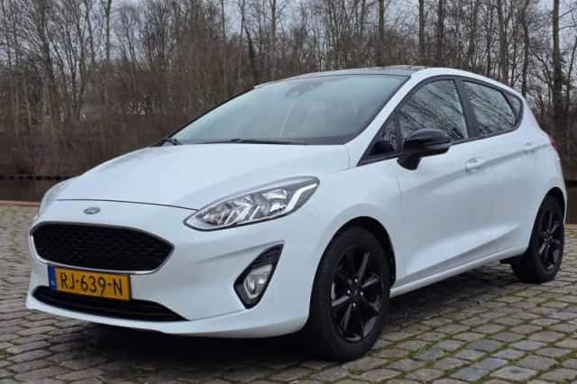 Ford Fiesta (2017) thumbnail 2