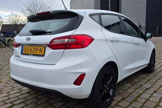 Ford Fiesta (2017) thumbnail 3