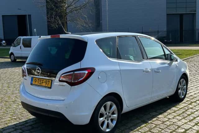 Opel Meriva (2014) thumbnail 3