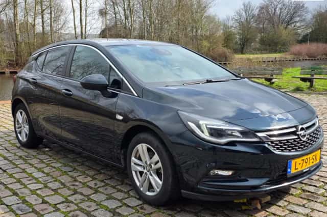 Opel Astra (2019) thumbnail 1