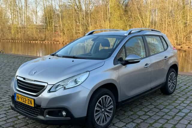 Peugeot 2008 (2016) thumbnail 2