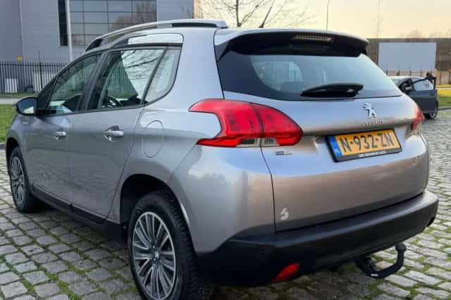Peugeot 2008 (2016) thumbnail 3
