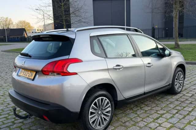 Peugeot 2008 (2016) thumbnail 4