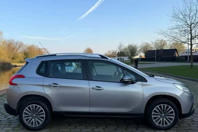 Peugeot 2008 (2016) thumbnail 5