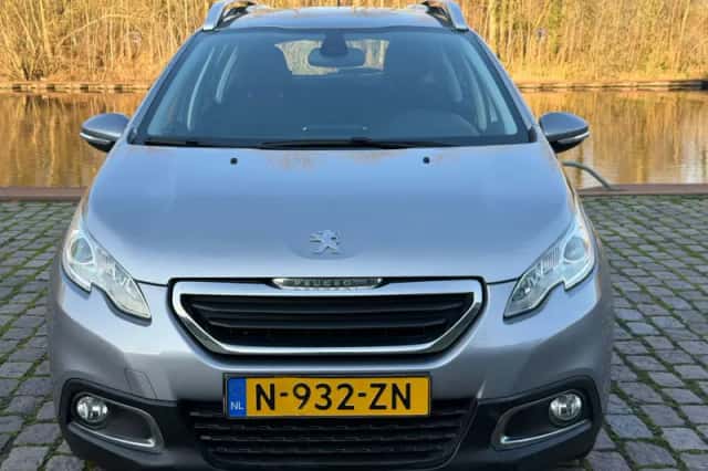 Peugeot 2008 (2016) thumbnail 6