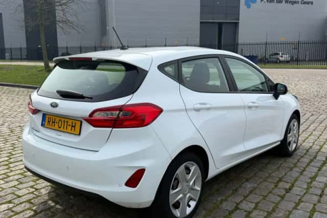 Ford Fiesta (2017) thumbnail 3