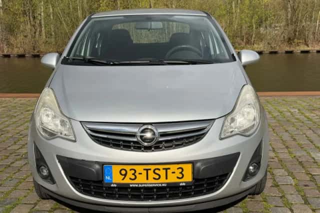 Opel Corsa (2012) thumbnail 6