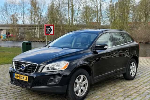Volvo XC60 (2008) thumbnail 2