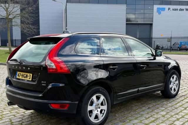Volvo XC60 (2008) thumbnail 3