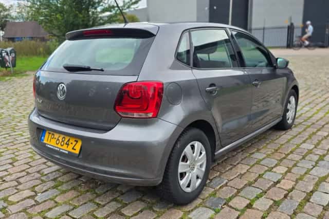 Volkswagen Polo (2011) thumbnail 3
