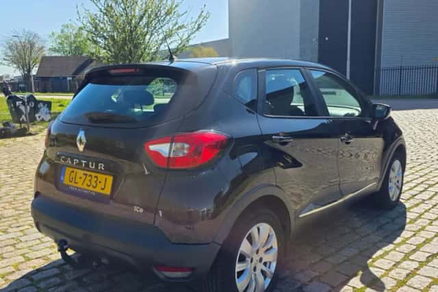 Renault Captur (2014) thumbnail 4