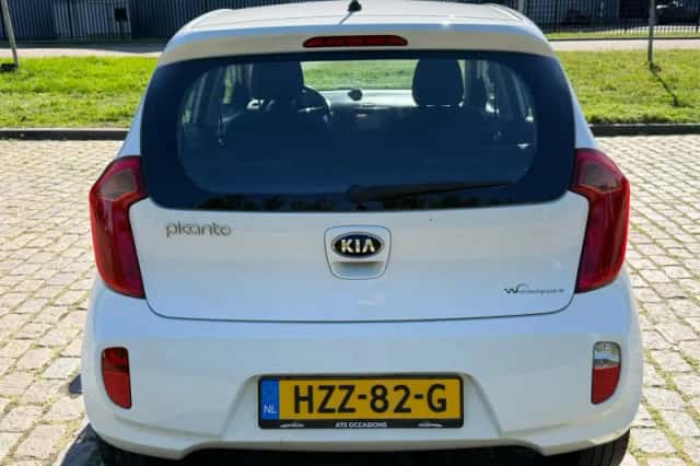 Kia Picanto (2014) thumbnail 5