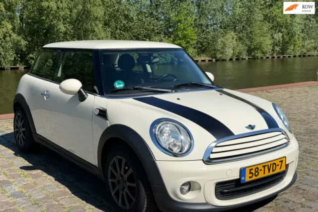 MINI One (2012) thumbnail 1