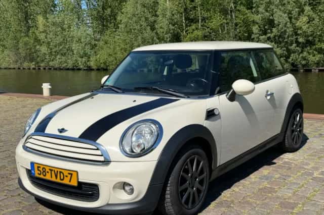 MINI One (2012) thumbnail 2