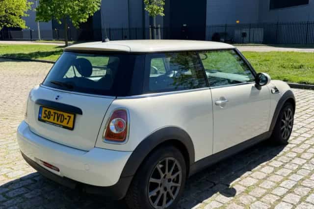 MINI One (2012) thumbnail 3