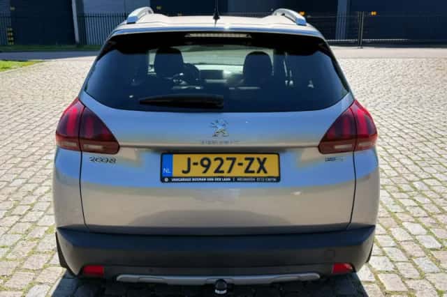 Peugeot 2008 (2016) thumbnail 6