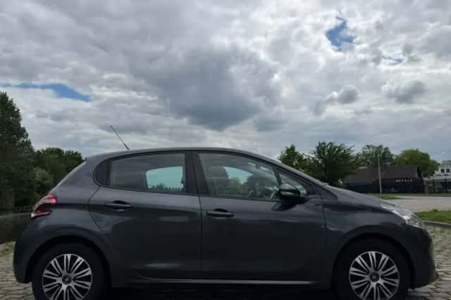 Peugeot 208 (2013) thumbnail 6