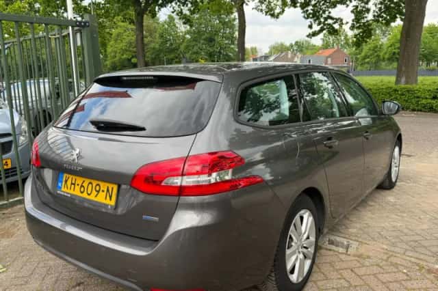 Peugeot 308 (2016) thumbnail 3