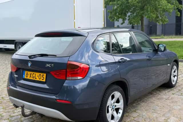 BMW X1 (2010) thumbnail 4