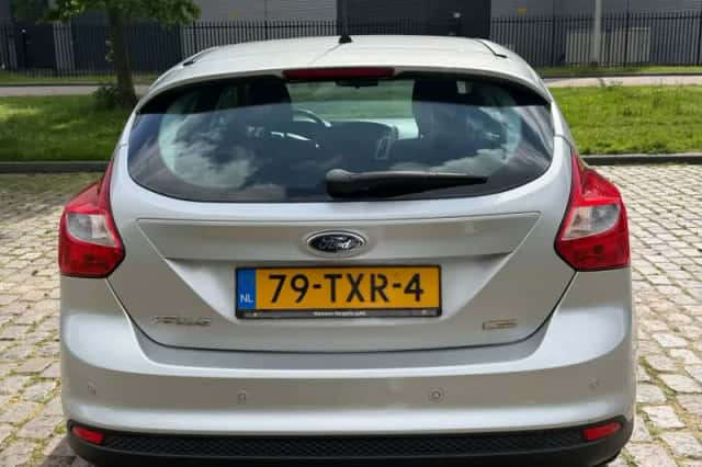 Ford Focus (2012) thumbnail 5