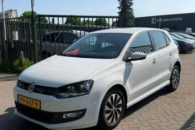 Volkswagen Polo (2017) thumbnail 2