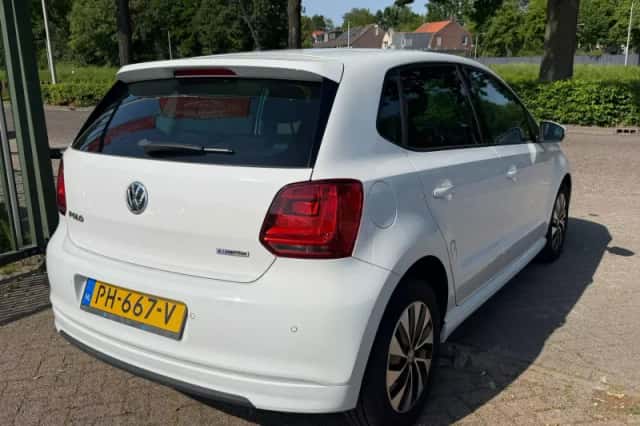 Volkswagen Polo (2017) thumbnail 3