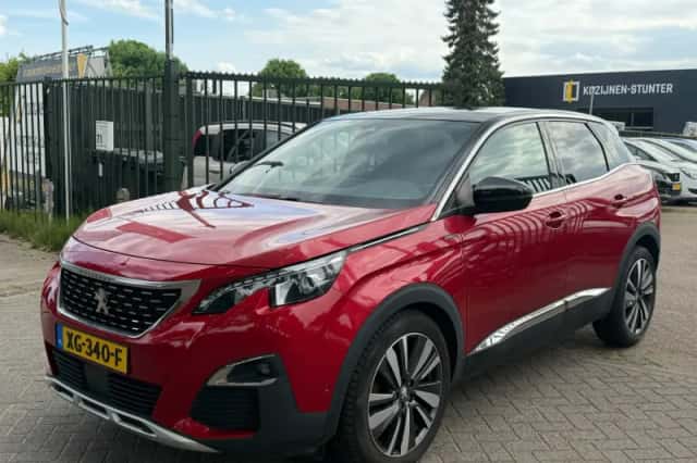 Peugeot 3008 (2018) thumbnail 2