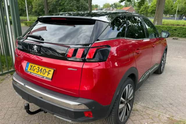 Peugeot 3008 (2018) thumbnail 3