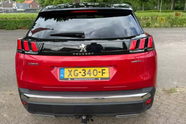 Peugeot 3008 (2018) thumbnail 5