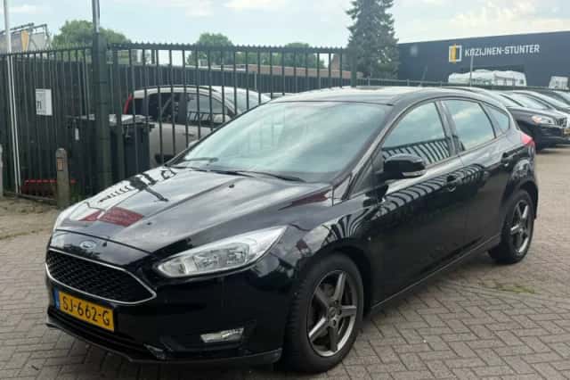 Ford Focus (2018) thumbnail 2