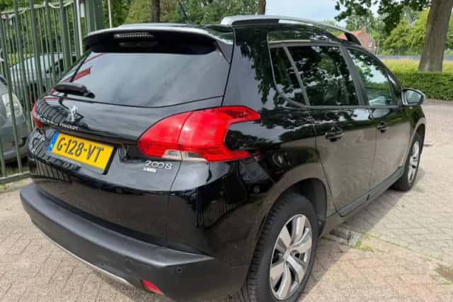 Peugeot 2008 (2015) thumbnail 3
