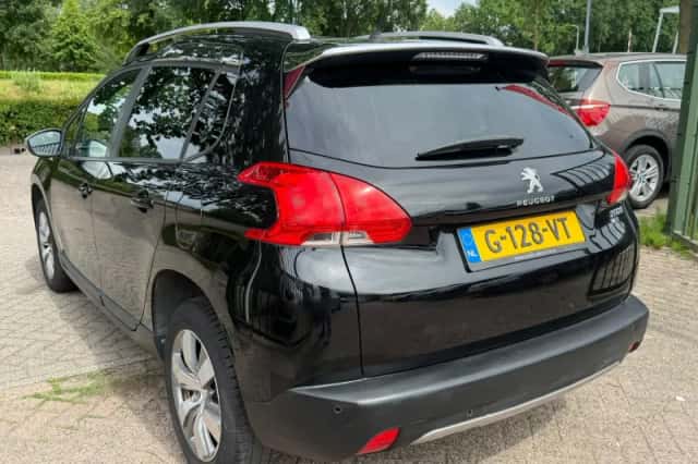 Peugeot 2008 (2015) thumbnail 4