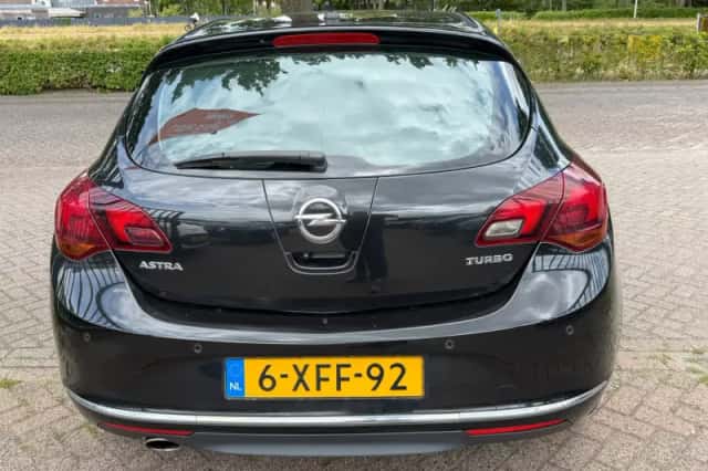 Opel Astra (2012) thumbnail 6