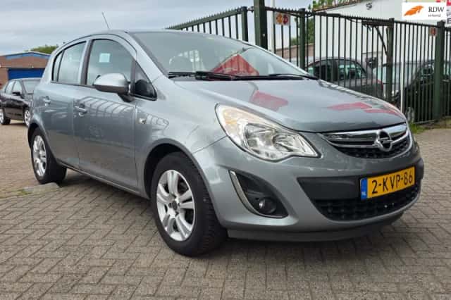 Opel Corsa (2013) thumbnail 1