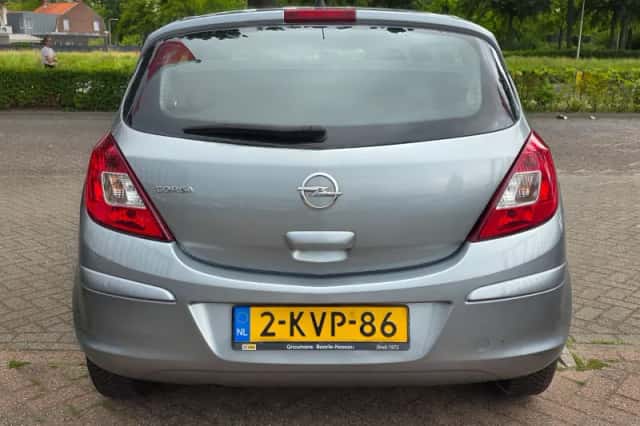 Opel Corsa (2013) thumbnail 5