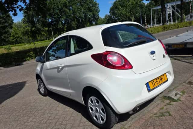 Ford Ka (2011) thumbnail 3