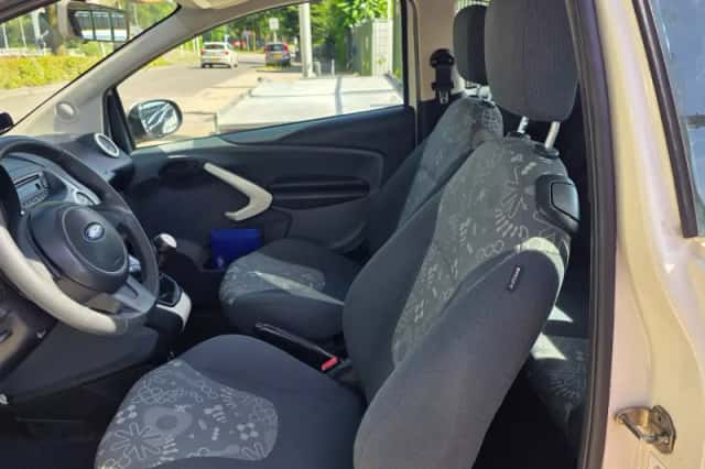 Ford Ka (2011) thumbnail 6