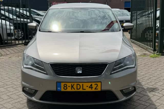 SEAT Toledo (2013) thumbnail 5