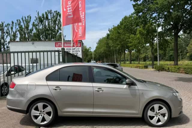 SEAT Toledo (2013) thumbnail 6
