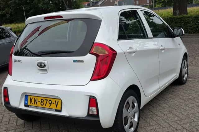 Kia Picanto (2016) thumbnail 4