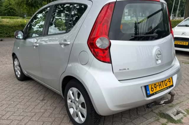 Opel Agila (2009) thumbnail 3