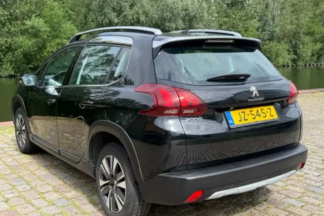Peugeot 2008 (2016) thumbnail 3