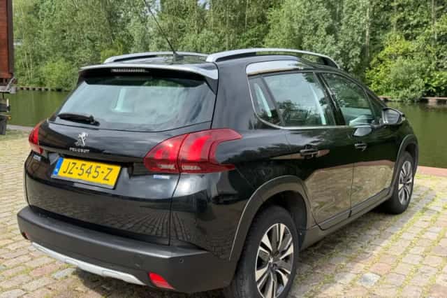 Peugeot 2008 (2016) thumbnail 4