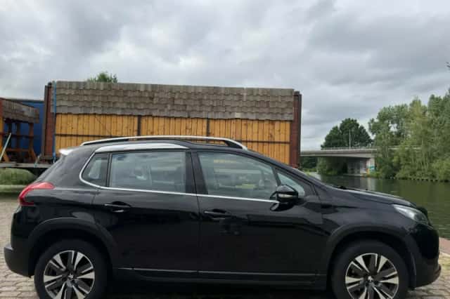 Peugeot 2008 (2016) thumbnail 5