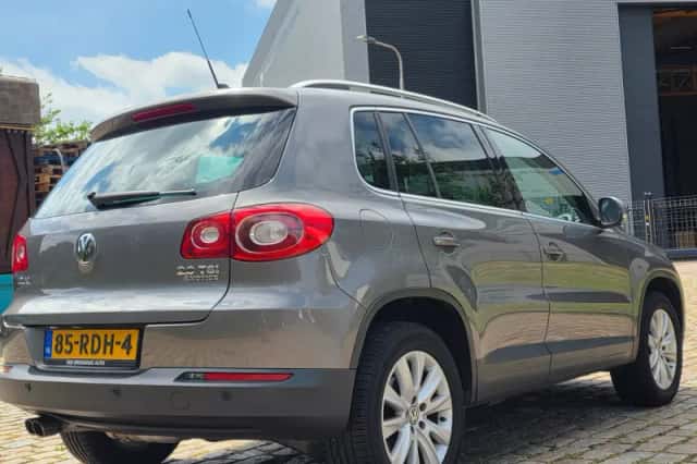 Volkswagen Tiguan (2011) thumbnail 3