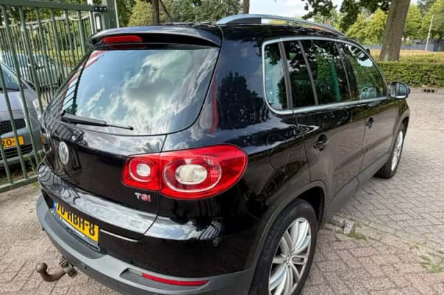Volkswagen Tiguan (2008) thumbnail 3