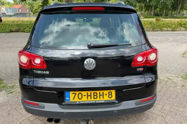 Volkswagen Tiguan (2008) thumbnail 5