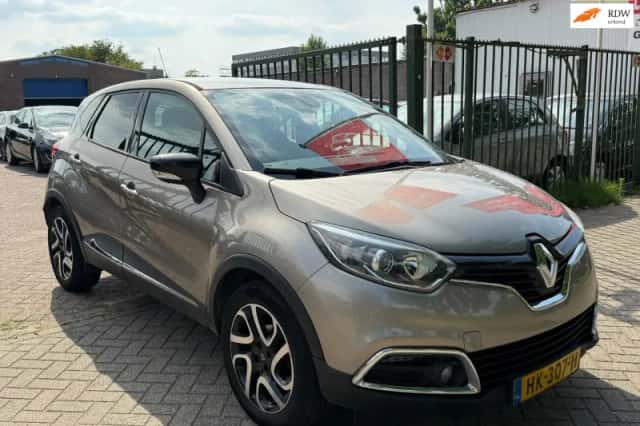 Renault Captur (2015) thumbnail 1