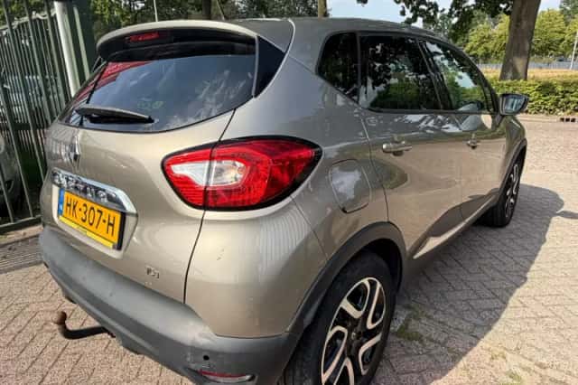 Renault Captur (2015) thumbnail 4